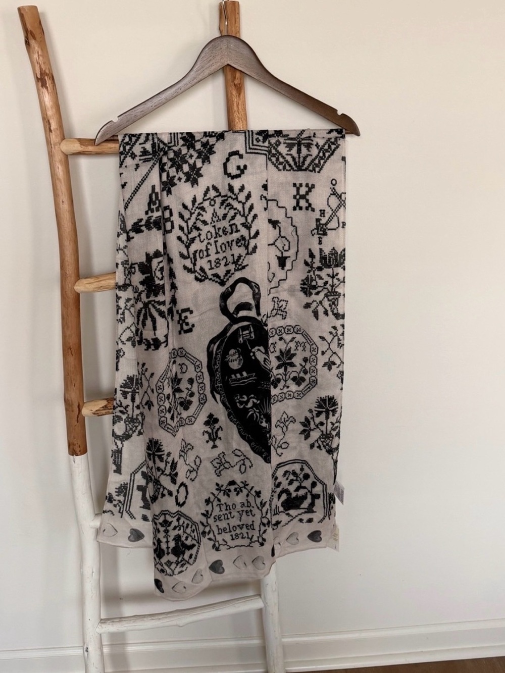 Lightweight Patterned Wrap - Picture 2 of 7